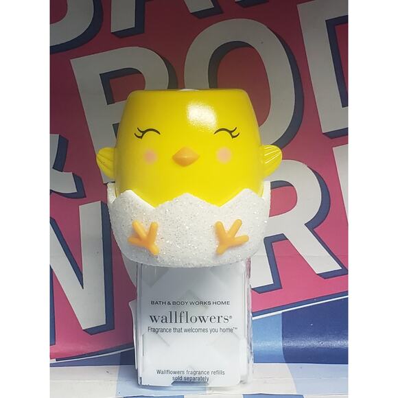 BBW Blushing Chick Sitting in Cracked Egg Easter Fragrance Wallflower Plug In - Picture 1 of 2